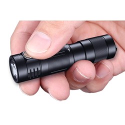 Fenix E09R - Lampe de poche rechargeable 600 lumens