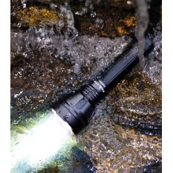 Lampe de poche Fenix HT32 haute performance 2500 lumens